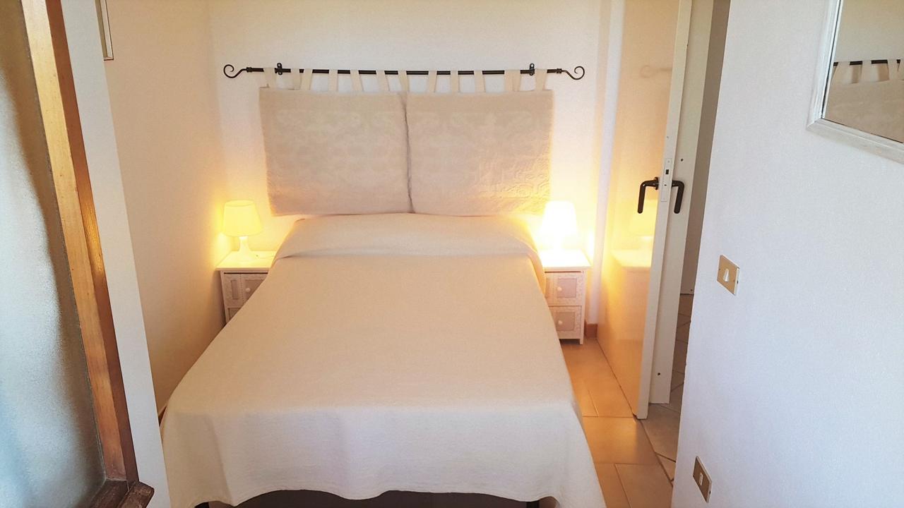 Baia De Bahas - Apartments & Resort Marinella  Buitenkant foto